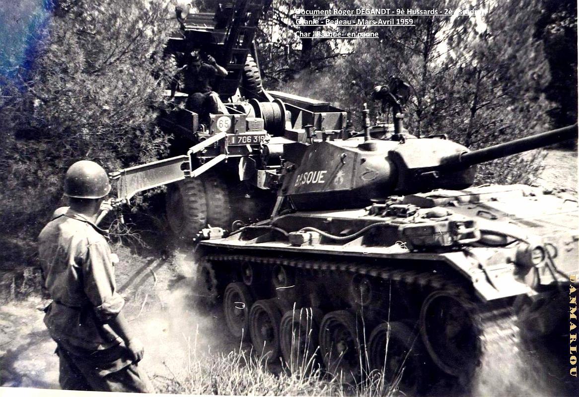 Bedeau - 9e Hussards - Char Basque en panne - 1959.jpg